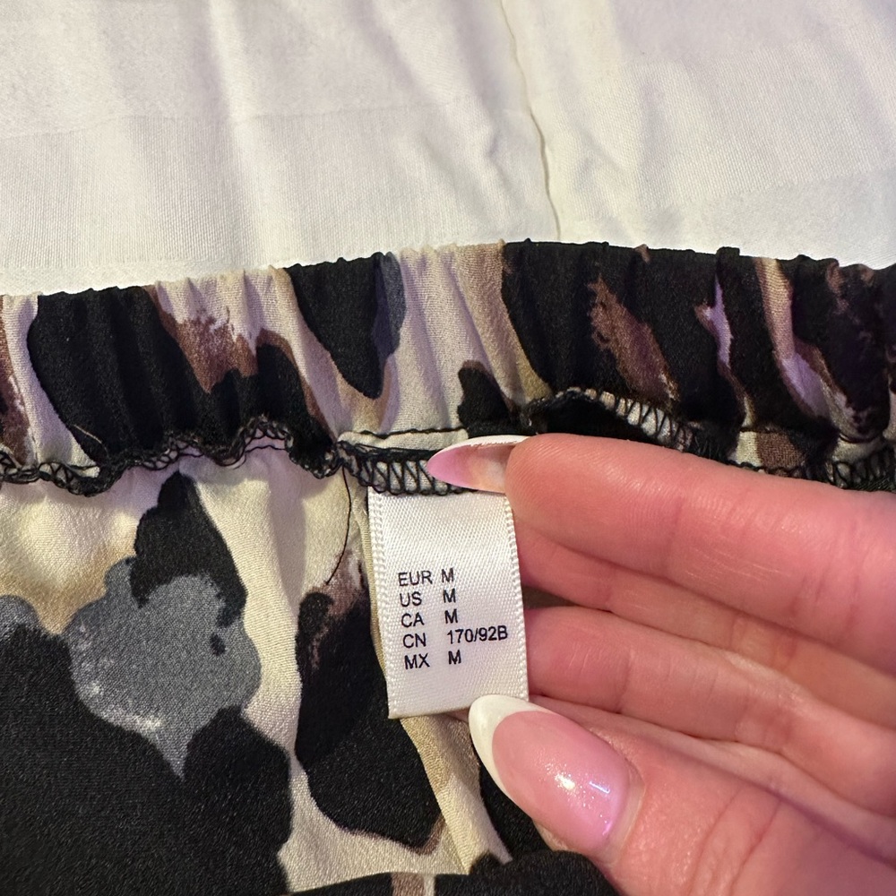 Leopard Print Ruffle Skirt - Picture 2 of 2